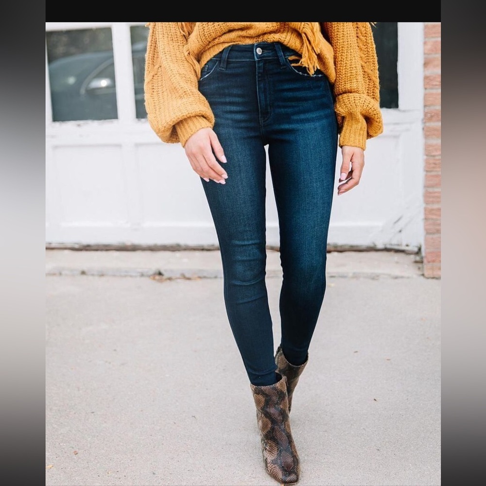 Kancan Signature Ultra High Rise skinny ankle jeans. Size 29.